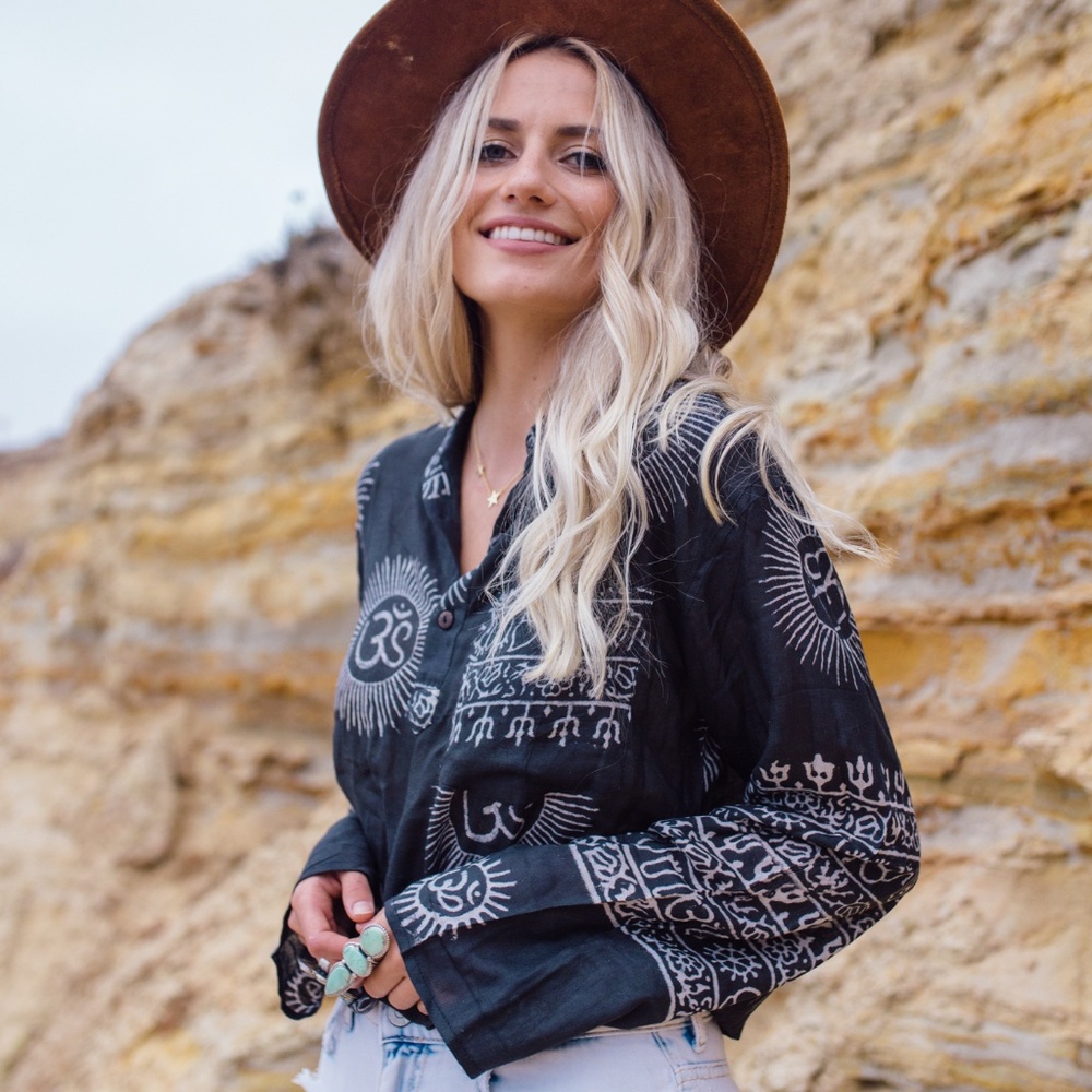 Om Shirt, Yoga Boho Style, Rayon Black White Sm XL